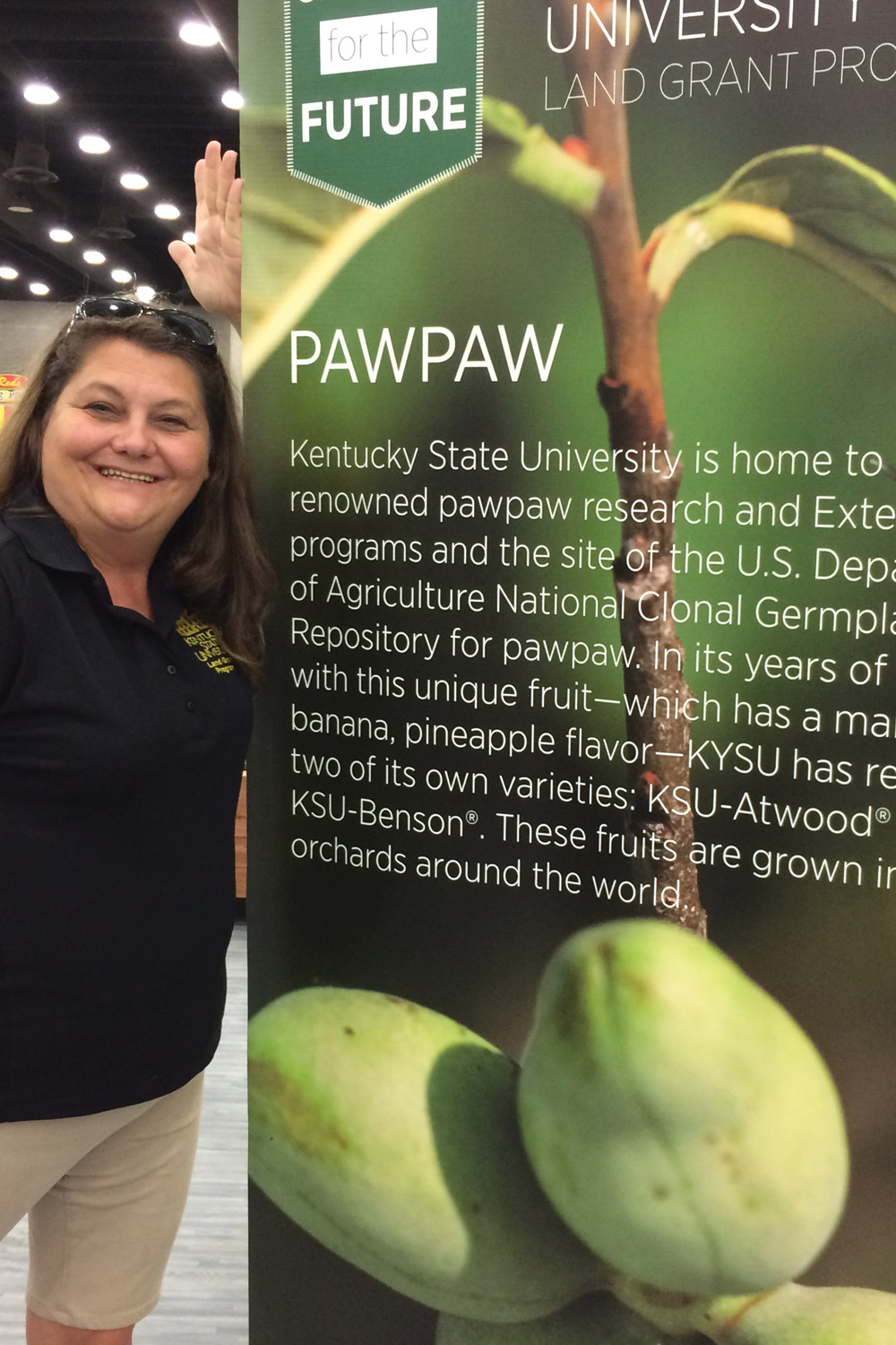 Joni Nelson, KY State University Extension Specialist at KY State Fair pawpaw exhibit.