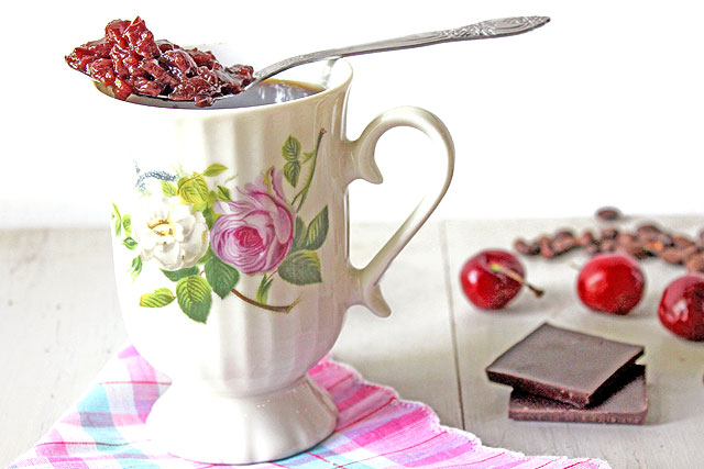 Chocolate Cherry Jam reduces bitterness in coffee drinks